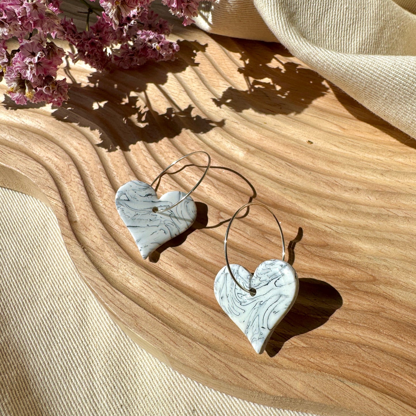 SMALL GREY & WHITE MARBLE HEARTS