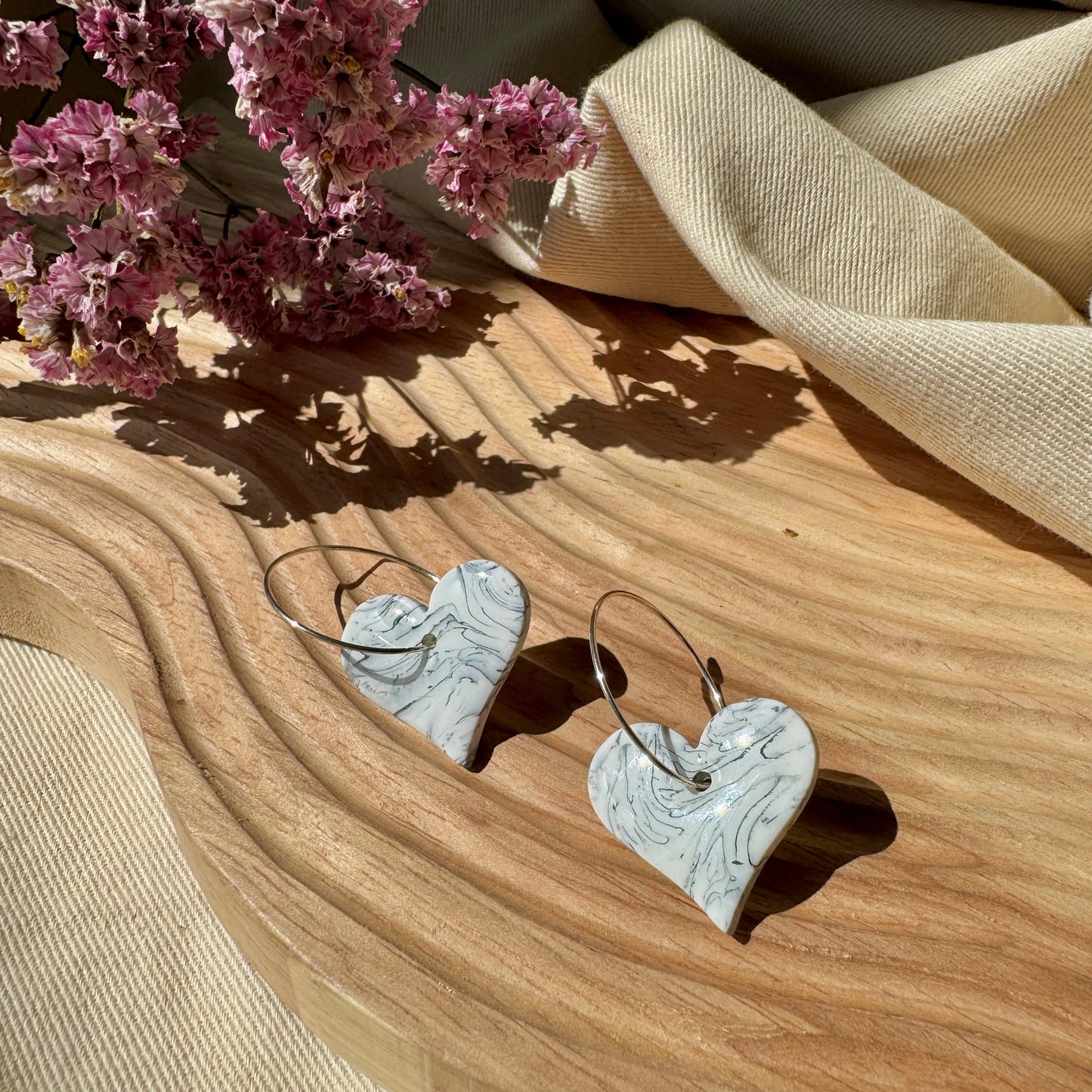 SMALL GREY & WHITE MARBLE HEARTS