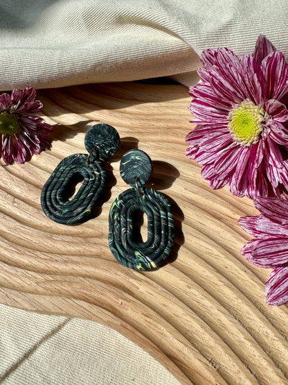 BLACK MARBLE LOOP EARRINGS