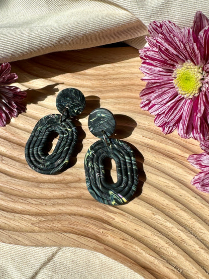 BLACK MARBLE LOOP EARRINGS